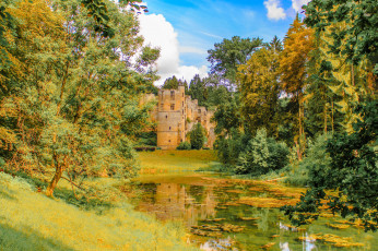 обоя burg beaufortluxemburg, города, - дворцы,  замки,  крепости, парк, замок, пруд
