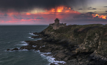 Картинка города -+дворцы +замки +крепости замок мыс море