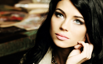 Картинка девушки -unsort+ лица +портреты рука ресницы волосы взгляд девушка украшение фон