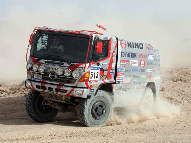 Обои картинки фото спорт, авторалли, hino, 500, dakar, 2010г, дакар, пустыня, песок