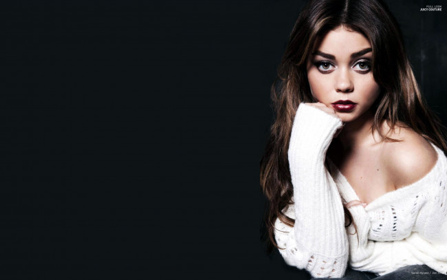 Обои картинки фото девушки, sarah hyland, декольте, рукава, взгляд, актриса, сара, хайлэнд