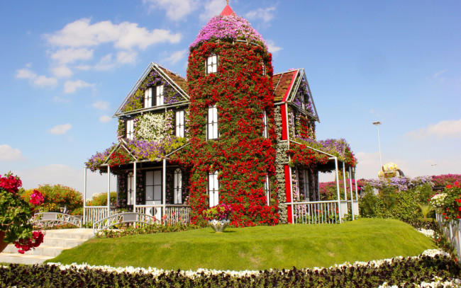 Обои картинки фото города, - здания,  дома, дизайн, цветы, дом, газон, miracle, garden, dubai, объединённые, арабские, эмираты