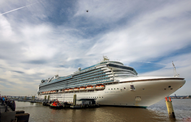 Обои картинки фото корабли, лайнеры, круиз, причал, лайнер, океанский