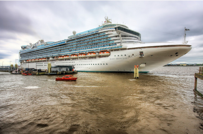 Обои картинки фото корабли, лайнеры, круиз, причал, лайнер, океанский