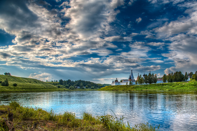 Обои картинки фото города, - исторические,  архитектурные памятники, храм, река