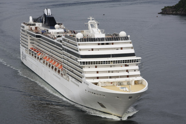 Обои картинки фото msc poesia, корабли, лайнеры, лайнер, круизный