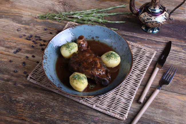 Обои картинки фото еда, мясные блюда, подлива, картофель, мясо