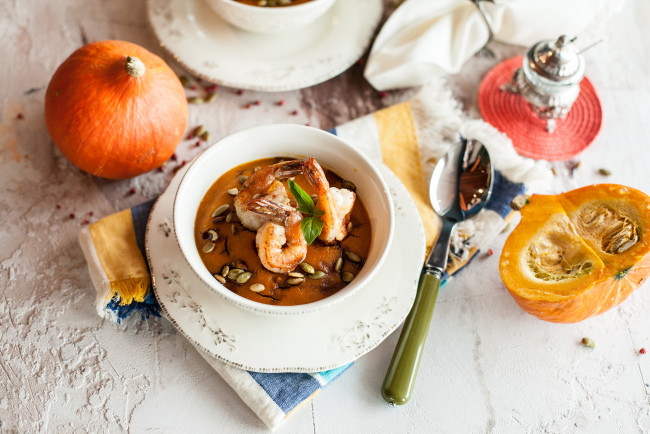 Обои картинки фото еда, первые блюда, креветки, морепродукты, суп, первое, блюдо