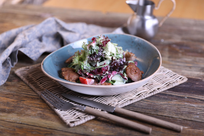 Обои картинки фото еда, салаты,  закуски, салат, закуска, зелень, мясо