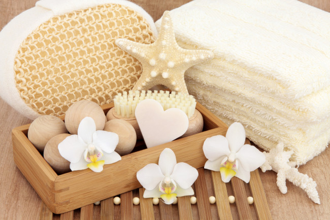 Обои картинки фото разное, косметические средства,  духи, спа, цветы, мыло, полотенце, ракушка