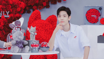 Картинка мужчины xiao+zhan актер розы бабочка презентация фигурки