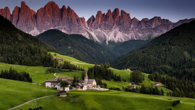 Обои картинки фото val di funes, santa maddalena, italy, города, валь-де-фюнес,  санта-маддалена , италия, val, di, funes, santa, maddalena
