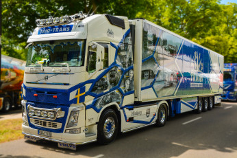 Картинка volvo автомобили volvo+trucks+ выставка улица грузовик