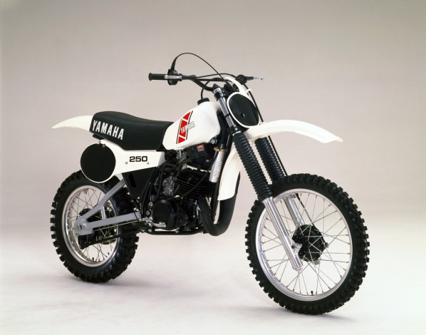 Обои картинки фото мотоциклы, yamaha