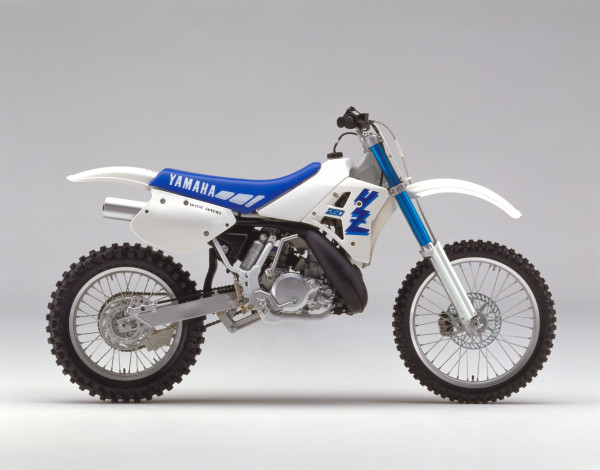 Обои картинки фото мотоциклы, yamaha