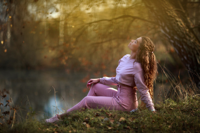 Обои картинки фото девушка - girl, девушки, - брюнетки,  шатенки, девушка, шатенка, сексуальная, милая, модель, красивая, супер, сладкая, лапочка, симпатичная, классная, нежная, идеальная, яркая, игривая, великолепная, обаятельная, жгучая, спокойная, удивительная