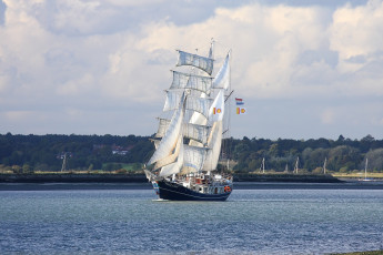 Картинка корабли парусники паруса