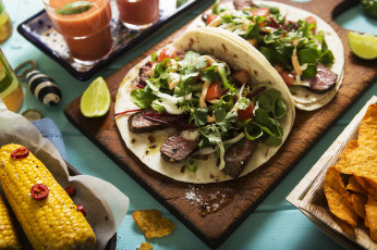 обоя еда, салаты, закуски, кукуруза, лепёшки, чипсы