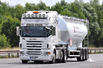 Картинка автомобили scania+ выставка улица тягач седельный грузовик тяжелый