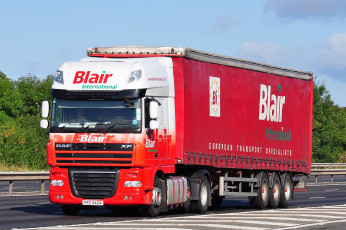 Картинка автомобили daf+ выставка улица седельный грузовик тяжелый тягач