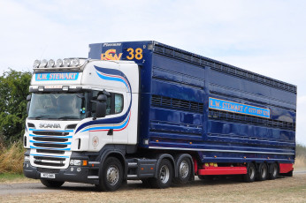 Картинка автомобили scania+ выставка улица седельный грузовик тяжелый тягач