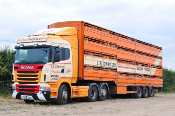 Картинка автомобили scania+ выставка улица тягач седельный грузовик тяжелый