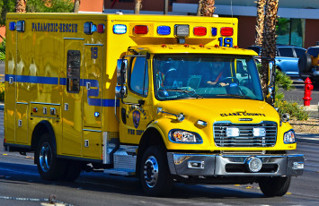 Картинка автомобили скорая+помощь спецтехника медпомощь