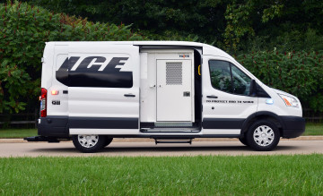 Картинка автомобили ford 2015г transit ptv светлый