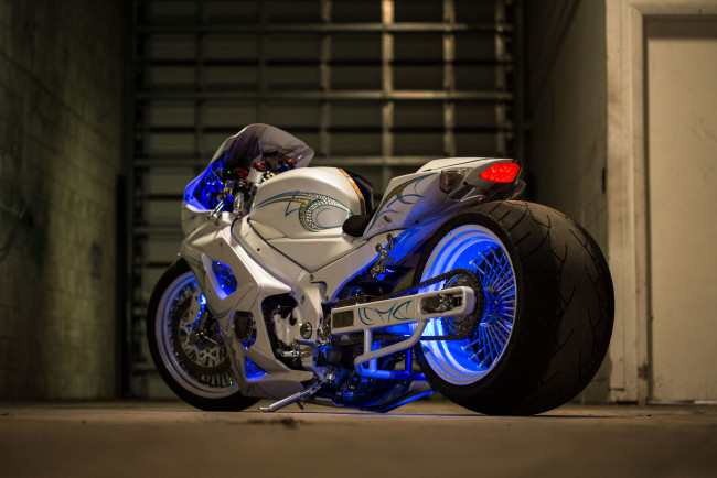 Обои картинки фото мотоциклы, suzuki, 2006, gsx, r1000