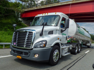 Картинка freightliner+cascadia автомобили freightliner тягач седельный грузовик тяжелый