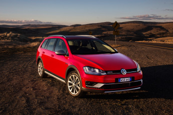 Картинка автомобили volkswagen golf 2015г typ 5g au-spec alltrack красный