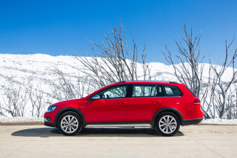 обоя автомобили, volkswagen, golf, красный, 2015г, typ, 5g, au-spec, alltrack