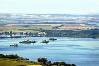 Картинка города -+панорамы городки поля озера горы