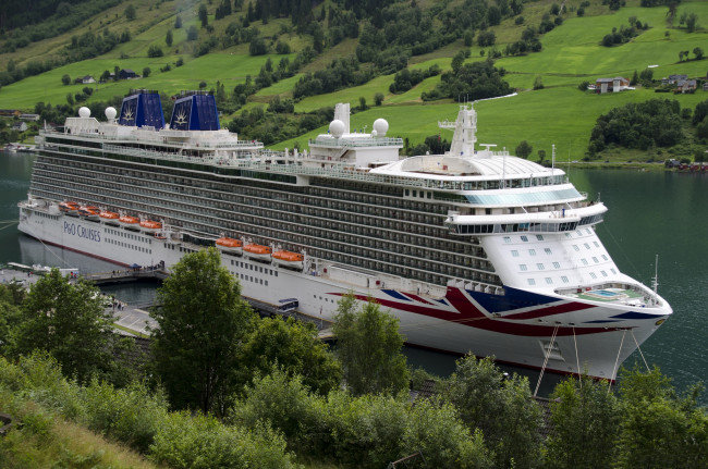 Обои картинки фото britannia, корабли, лайнеры, круиз, лайнер