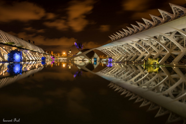 Обои картинки фото города, - памятники,  скульптуры,  арт-объекты, ночь