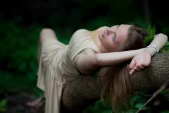 Картинка девушки -unsort+ блондинки +светловолосые сарафан бревно блондинка