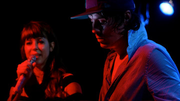 Картинка -glass-candy музыка -временный музыкант