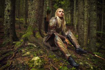 Картинка darya+lefler девушки дарья+лефлер darya lefler эльф воин меч доспехи средневековье холодное оружие дарья лефлер cosplay блондинка девушка модель наряд поза макияж причёска взгляд
