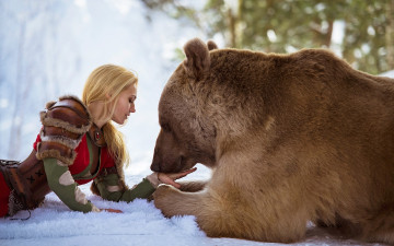 Картинка darya+lefler девушки дарья+лефлер darya lefler медведь степан сарафан снег дарья лефлер cosplay блондинка девушка модель наряд поза макияж причёска взгляд