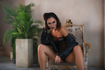 обоя девушки, - брюнетки,  шатенки, девушка, брюнетка, сексуальная, милая, модель, красивая, супер, сладкая, симпатичная, классная, нежная, идеальная, яркая, игривая, великолепная, обаятельная, жгучая, спокойная, удивительная