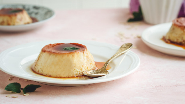 Обои картинки фото еда, мороженое,  десерты, флан, карамельный, пудинг