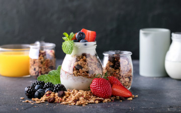 Картинка еда мюсли +хлопья клубника ежевика мята йогурт