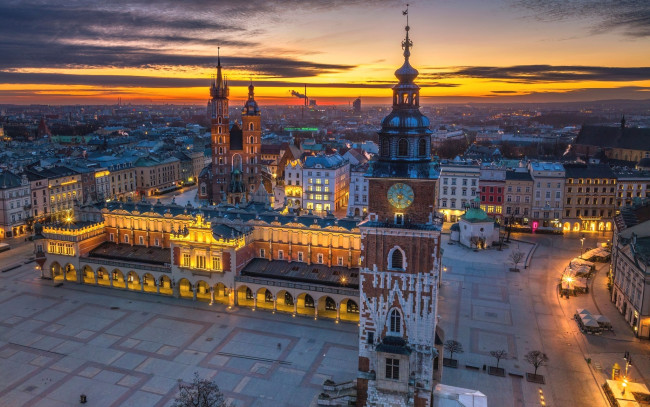 Обои картинки фото города, краков , польша, вечер, огни, панорама