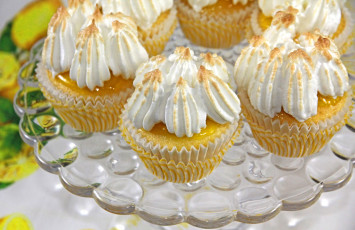 Картинка еда пирожные кексы печенье безе карамель