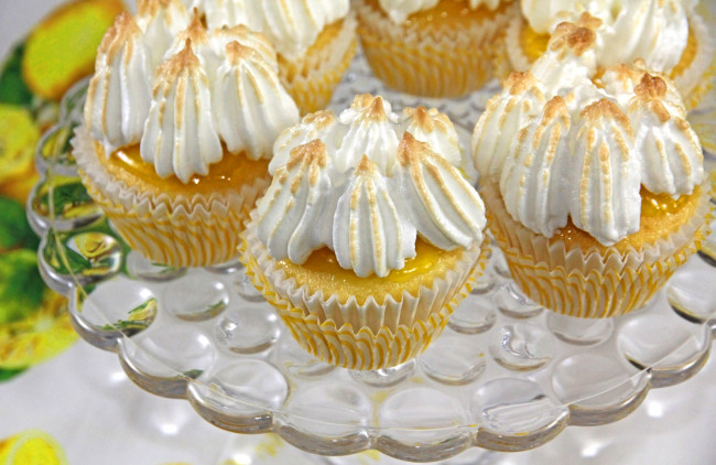 Обои картинки фото еда, пирожные, кексы, печенье, безе, карамель