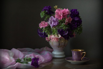 Картинка цветы петунии калибрахоа букет платок