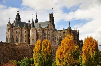 Картинка города дворцы замки крепости лес замок шпили башни astorga spain