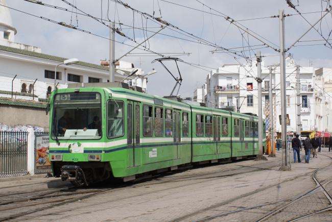 Обои картинки фото техника, трамваи, город, трамвай, рельсы