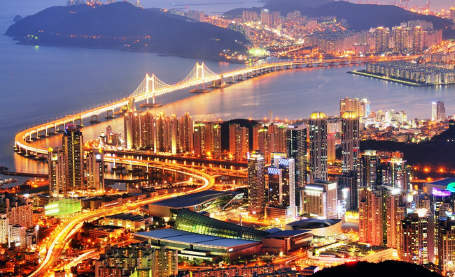 Обои картинки фото пусан,  корея, города, - огни ночного города, мост, берега, небоскребы, огни, панорама, река, город