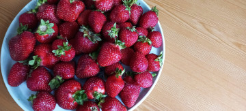 обоя еда, клубника,  земляника, ягоды, спелая